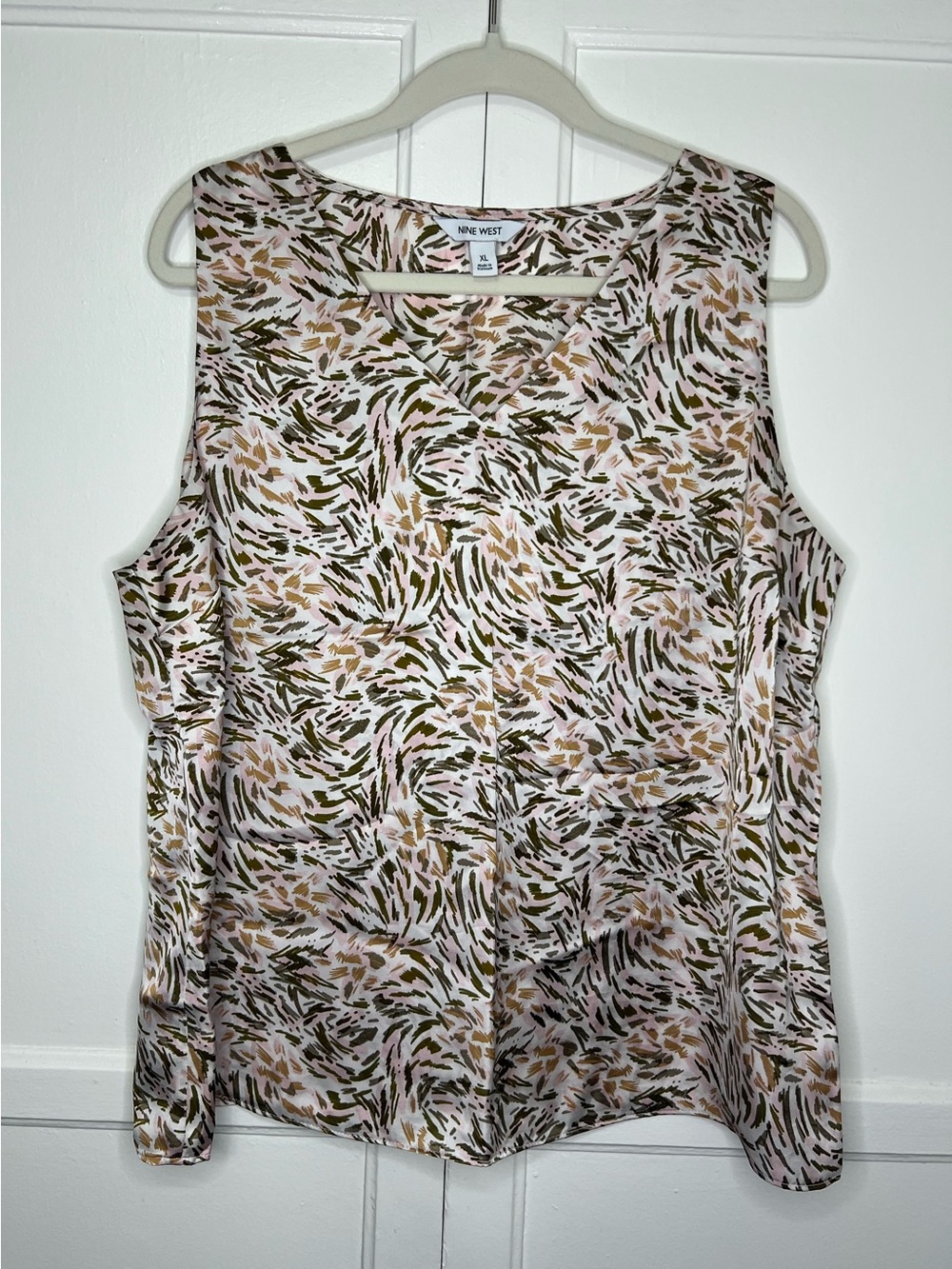 Women’s Nine West V-Neck Tank Top- Silky Brushstroke Print | EUC - XL